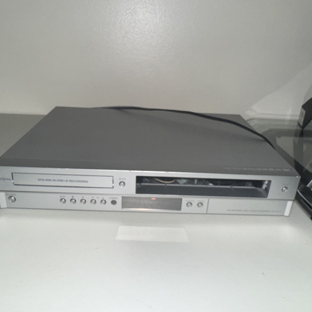Insignia NS-DRVCR DVD/VCR Combo Recorder‎ UNTESTED